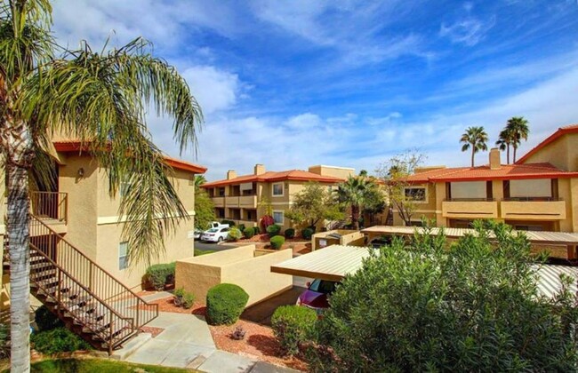 Building Photo - 10410 N Cave Creek Rd