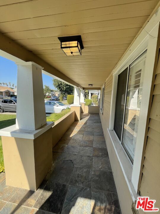 Building Photo - 5028 4th Ave