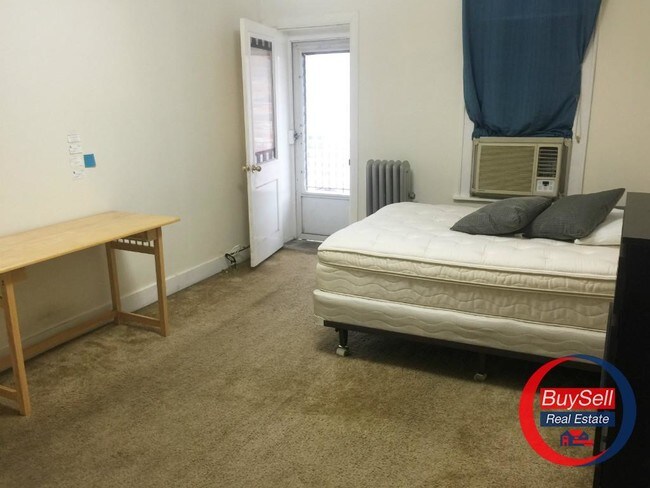 Building Photo - 2219 28th St