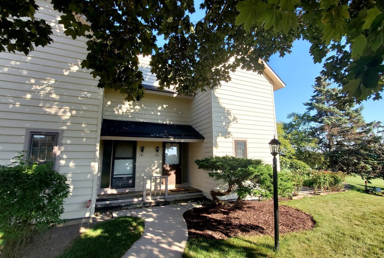 785 Chandler Rd, Gurnee, IL 60031 Townhome Rentals in Gurnee IL