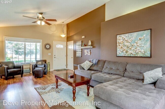 Building Photo - 3 br, 2 bath House - 13301 NE 46th Street