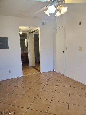 Foto del edificio - 1361 E University Ave.
