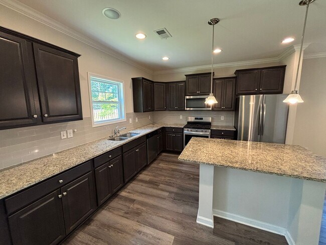 Building Photo - 377 Baymont Dr