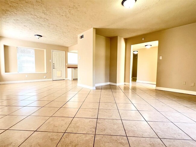 Foto del edificio - 7311 Millbrae Ln