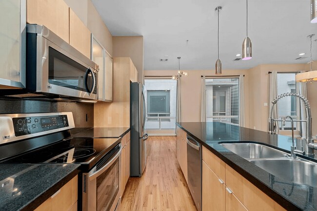 Foto del edificio - 5710 Winsome Ln