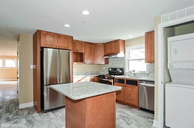 Foto del edificio - 5651 W Goodman St