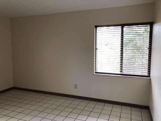 Building Photo - 2371 Lake Heather Heights Ct