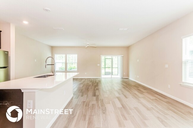Building Photo - 10382 Benson Lake Dr