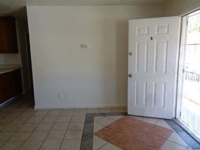 Foto del edificio - 1115 Holly Ave