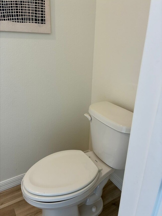 Foto del edificio - 3 bedroom, 2.5 bath Townhome