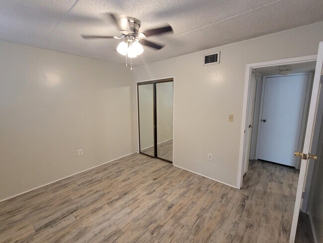 Foto del edificio - 300 Miracle Strip Pkwy