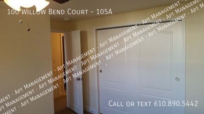 Foto del edificio - 100 Willow Bnd Ct