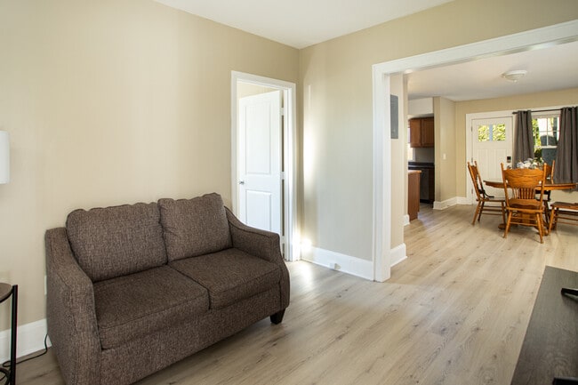 Building Photo - 53 Bowker Terrace