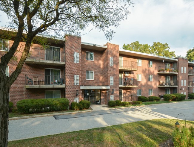 Edificio residencial - Lansdowne Towers Apartments