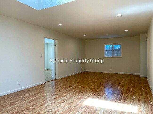 Building Photo - 1449 San Tomas Aquino Rd