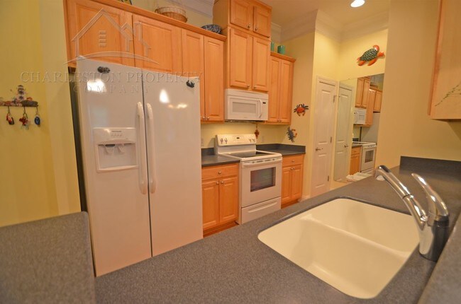 Building Photo - 200 River Landing Dr