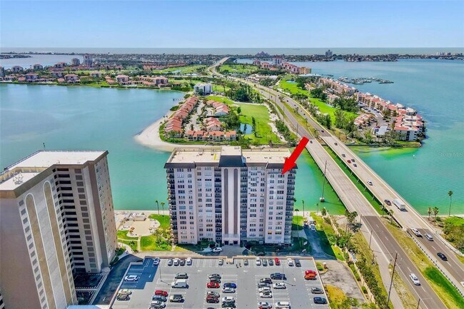 Foto del edificio - 5220 Brittany Dr S