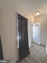 Building Photo - 25 Murray St