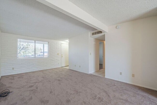 Building Photo - Cozy East Tucson 3-Bedroom with Private Ya...