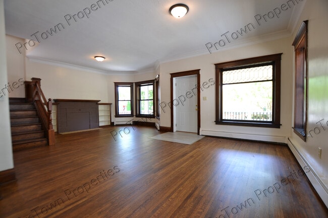 Foto del edificio - 208 N Hickory St