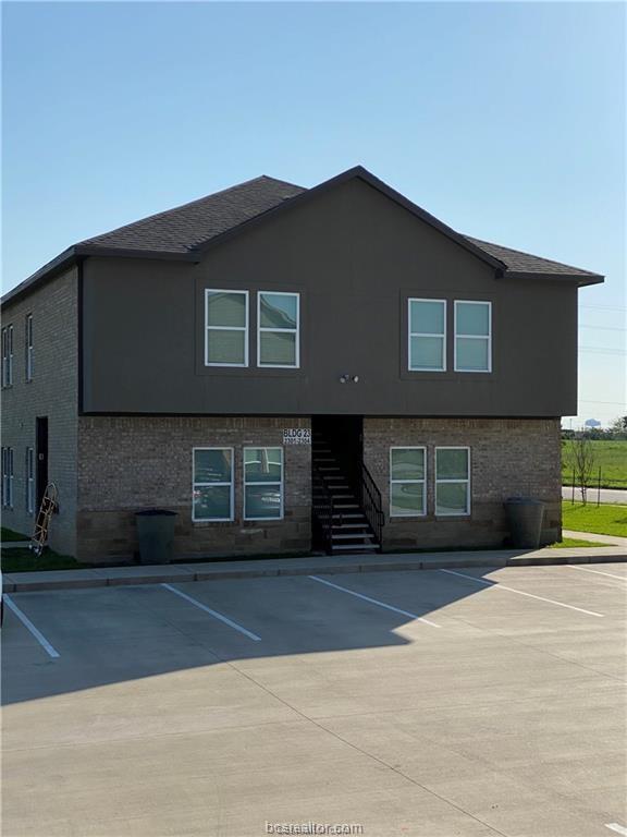 Building Photo - 2911 Hillpoint Dr