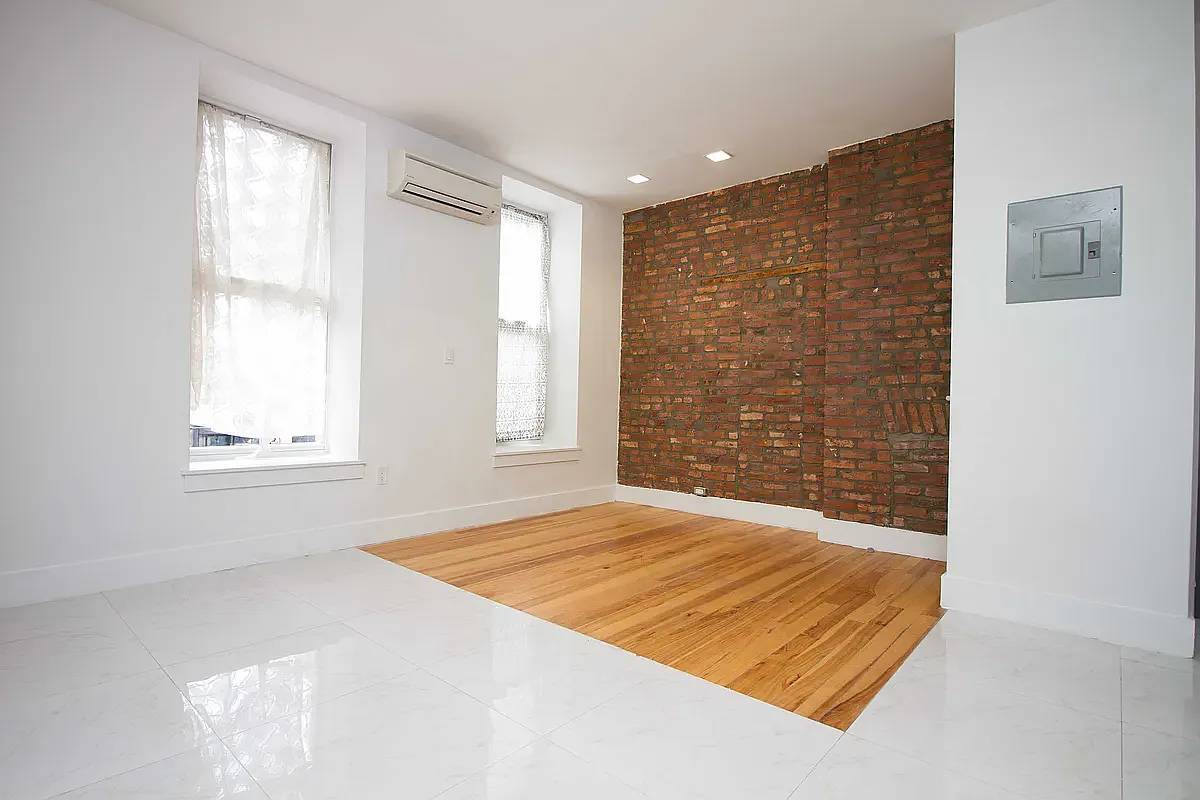 Foto del edificio - 1133 Rhinelander Ave