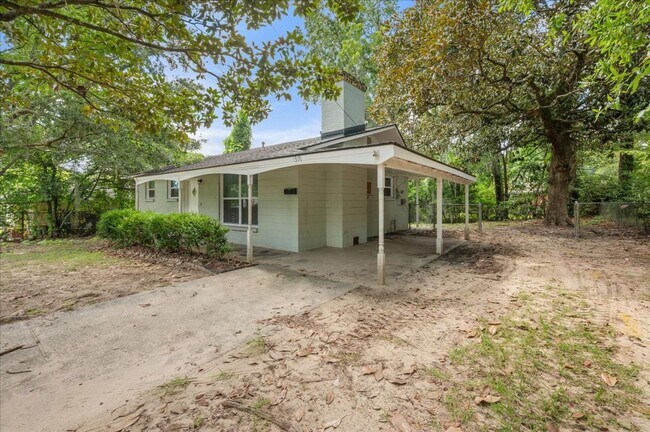 Building Photo - 3-Bedroom Home Near Memorial Hospital – Pe...