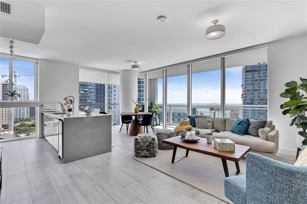 Foto principal - 1080 Brickell Ave