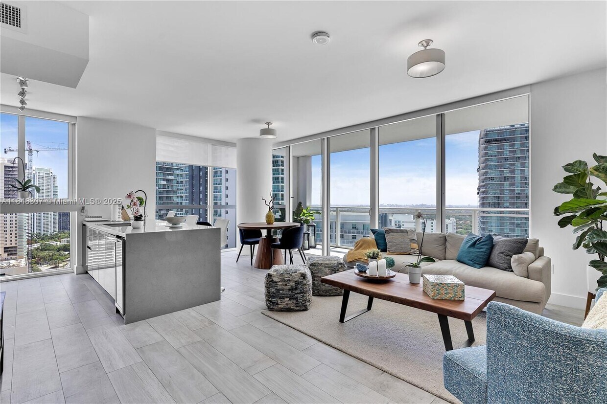 Primary Photo - 1080 Brickell Ave
