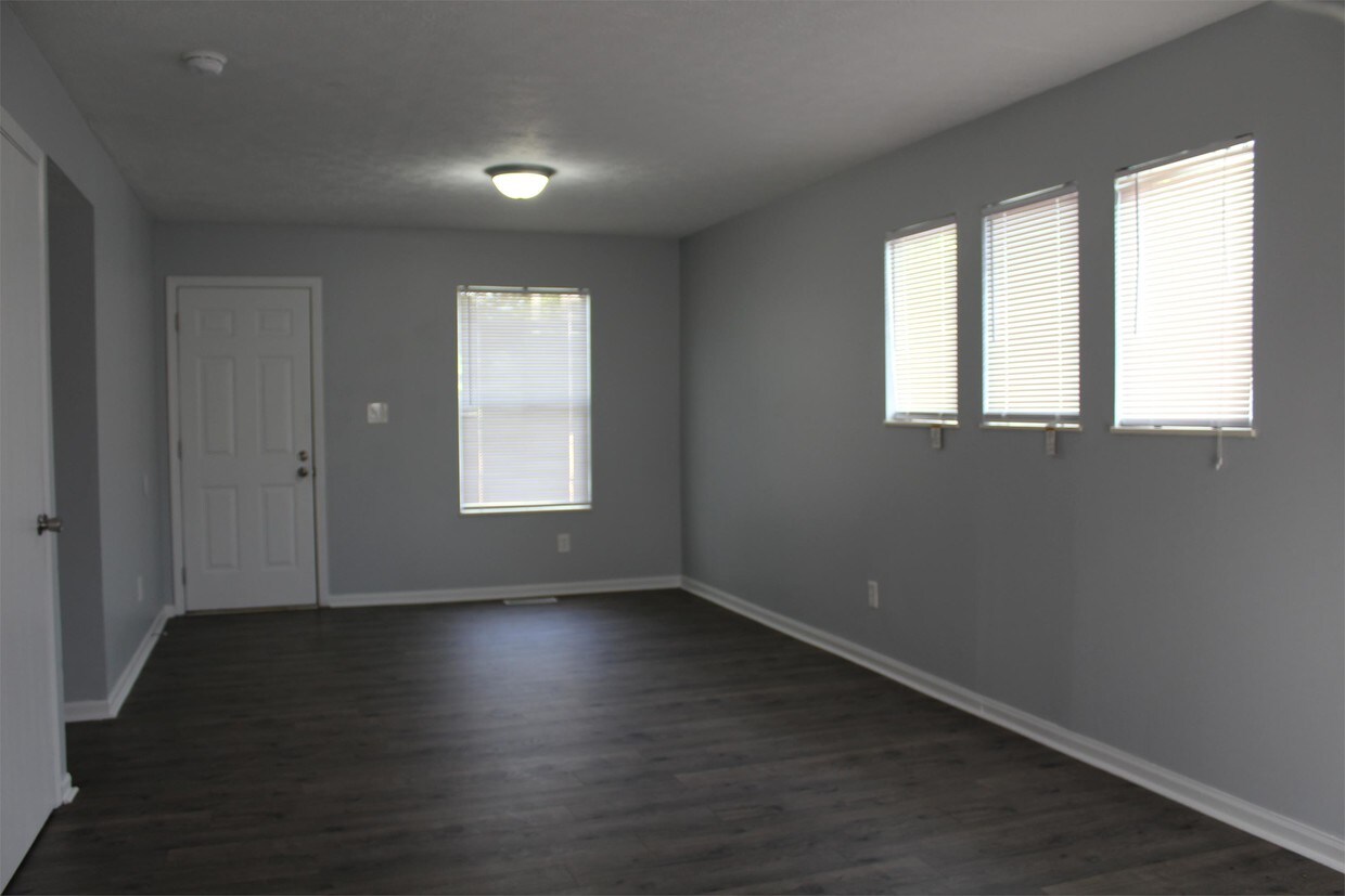 Primary Photo - 403 S Monroe Ave