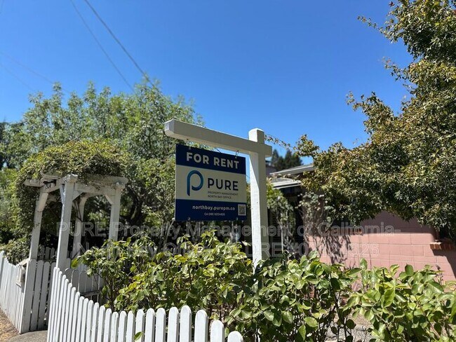 Foto del edificio - 1536 Madrona Ave