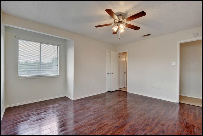 Building Photo - 2003 Kenneth Ave