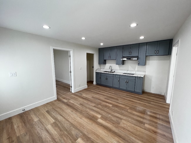 Building Photo - 8654 Vicara Dr