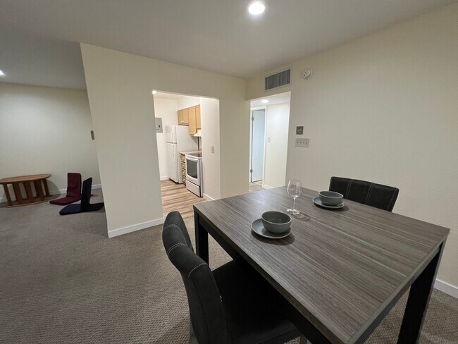 comedor plus - 2227 Canyon Blvd