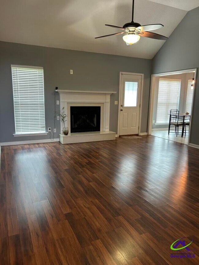 Foto del edificio - 117 Meadow View Dr