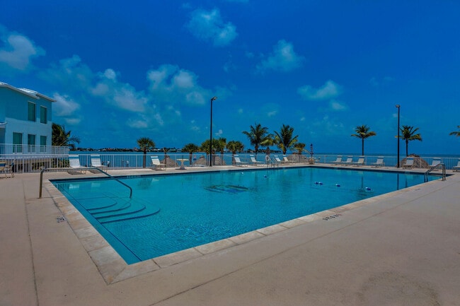 Building Photo - 10877 Overseas Hwy