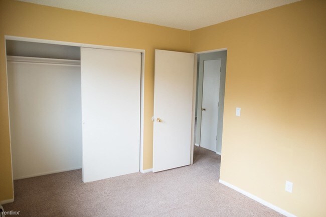 Building Photo - 1740 Beaver Pl