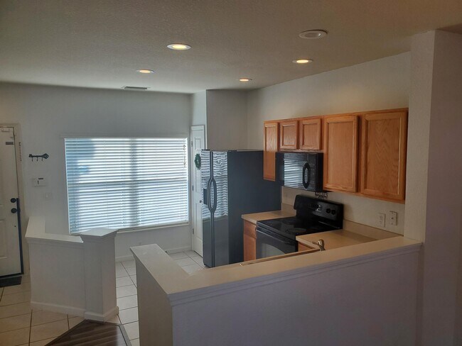 Building Photo - 4480 SW 49th Ave