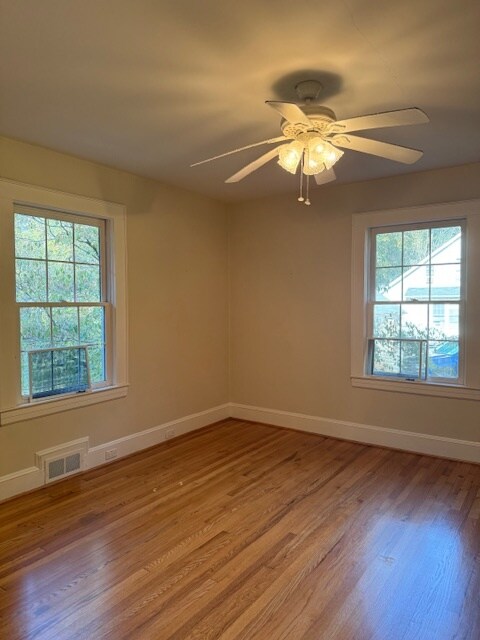 Foto del edificio - 1185 Greensboro St Ext