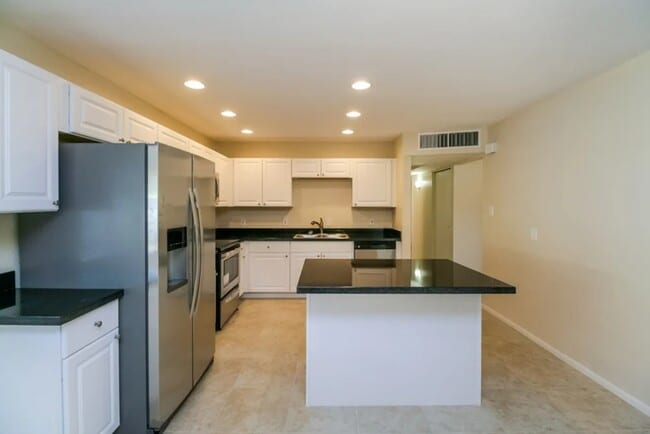 Building Photo - 7421 E Belleview St