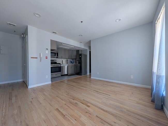 Building Photo - 457 2nd St