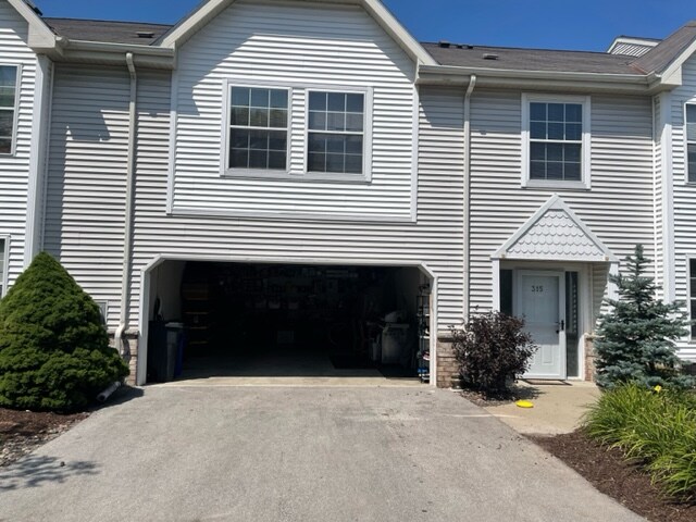 Foto principal - 315 Lindsay Ln