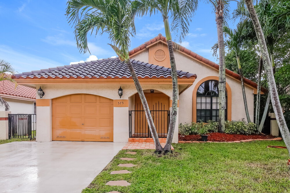 Primary Photo - 575 NW 38th Ave