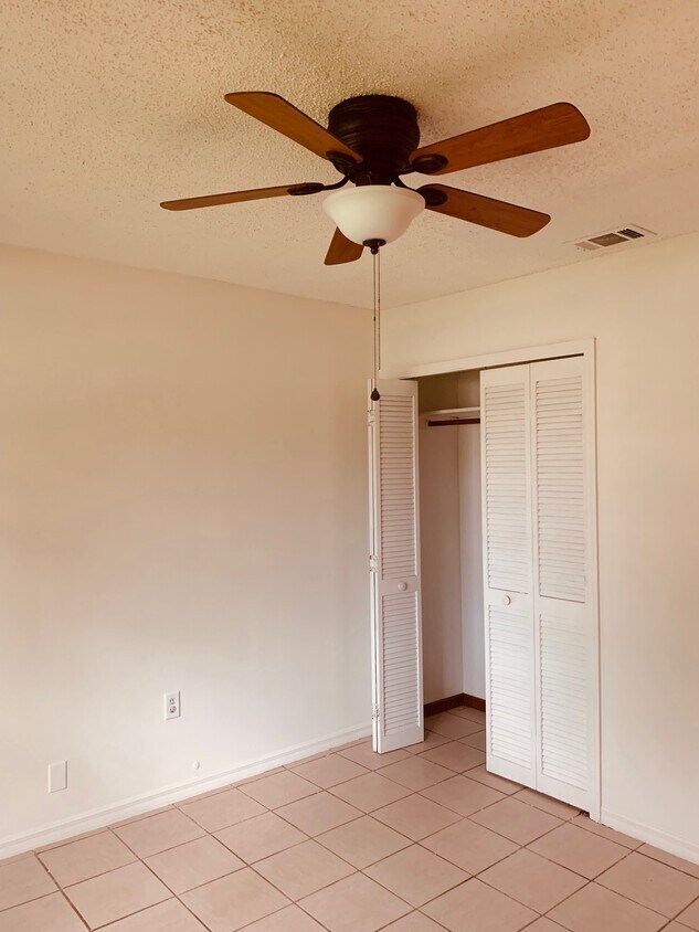 Primary Photo - 270 Emerson Dr NW