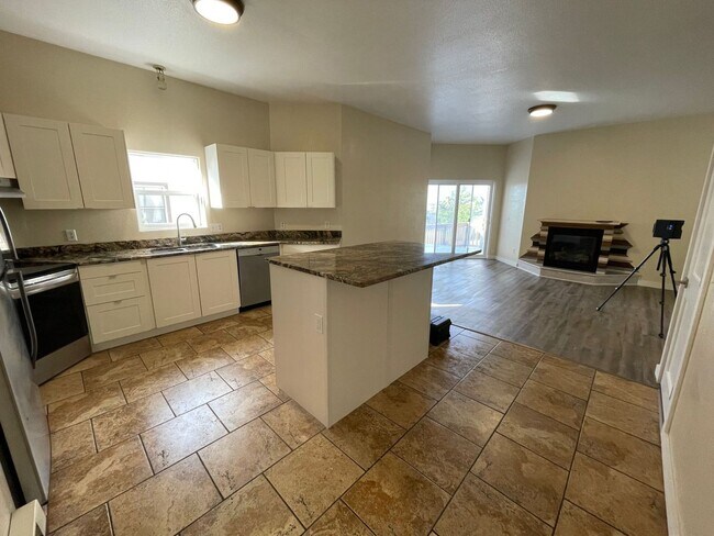 Foto del edificio - 416 N 15th Ave E