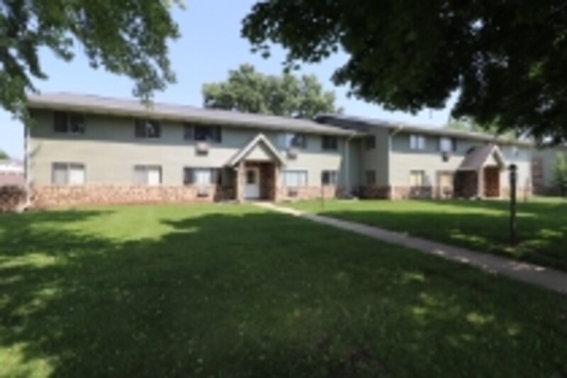 Primary Photo - English Meadows Apartments - 6