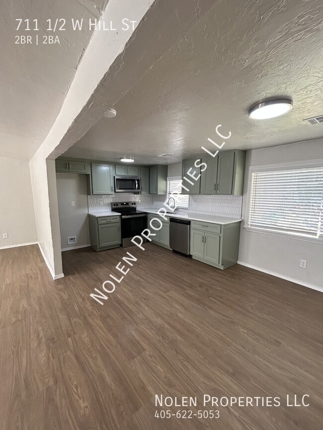 Building Photo - 711 1/2 W Hill St-