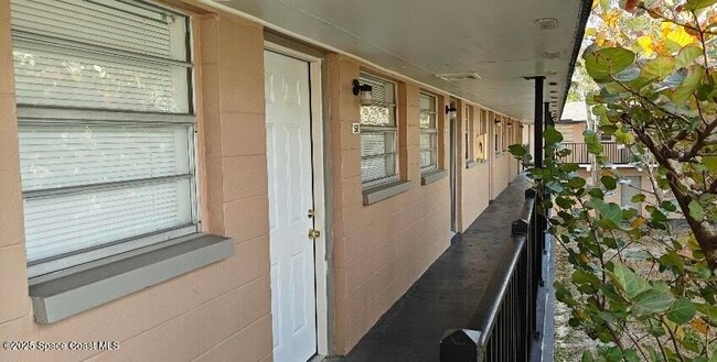 Foto del edificio - 1713 Dixon Blvd