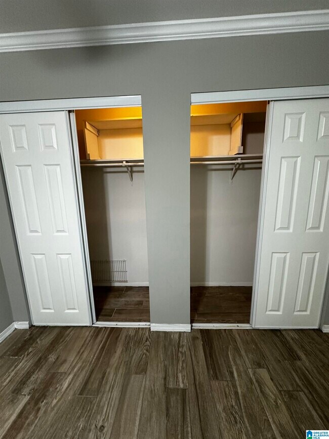 Building Photo - 901 Woodland Vlg