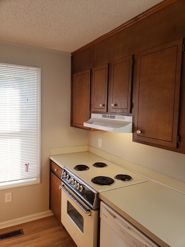 Foto del edificio - 8026 Strawberry Point Dr